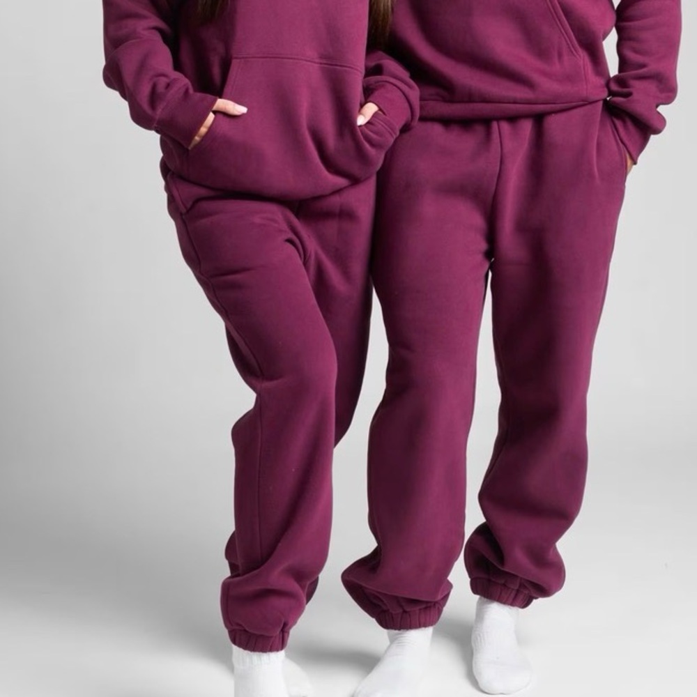 🫶🏻 Travel Essentials Sweatpants
Plum women’s XS oversized sweatpants
